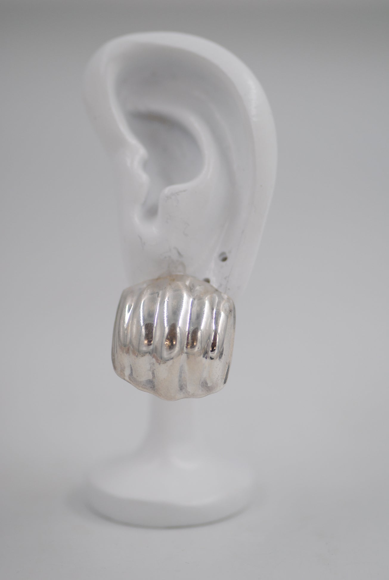 Vintage Taxco Sterling Silver Hollow Modernist Clip-On Earrings